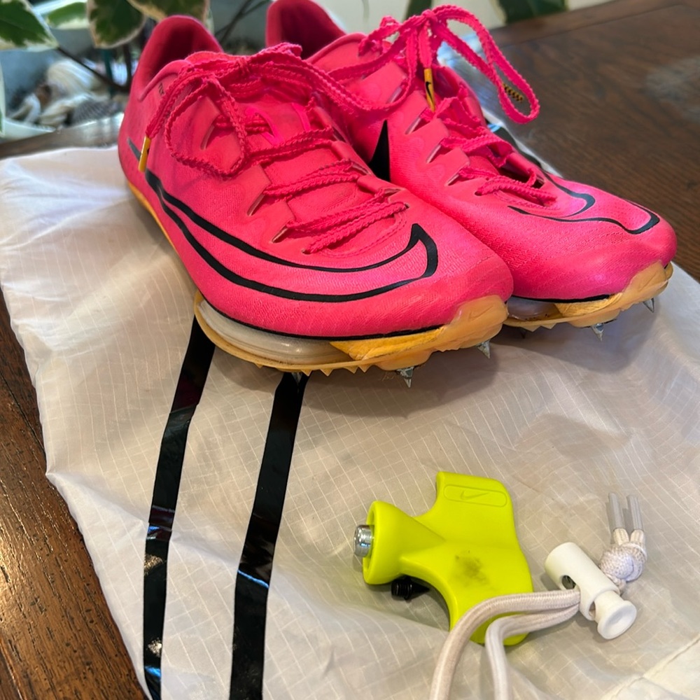 Nike Flyweave track shoes sz 8.5